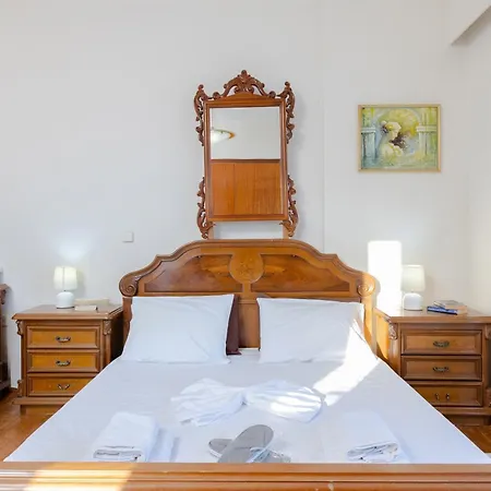 Beachfront Socrates Apartament